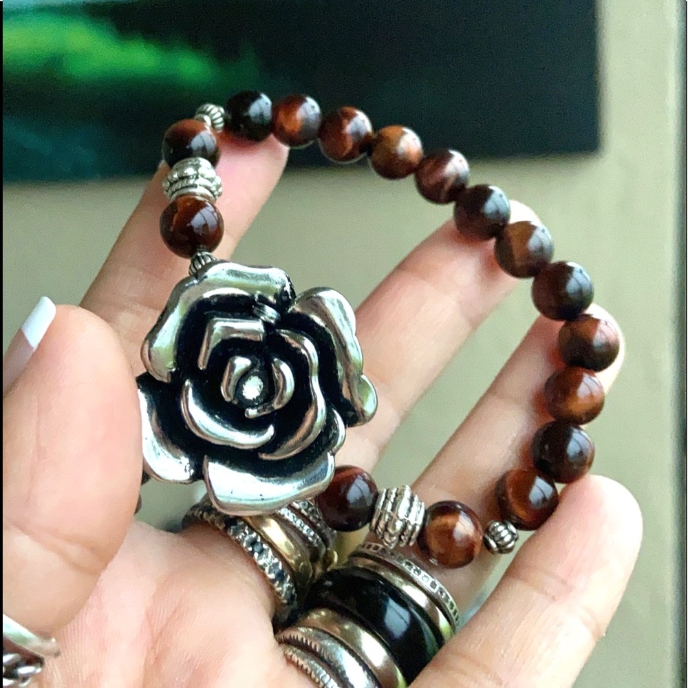 Red tiger eye gemstones beads  & silver rose flower charm boho bracelet - Picture 7 of 11